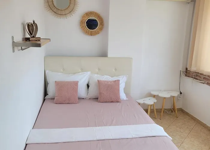 アパート Cuibusor De Vara *